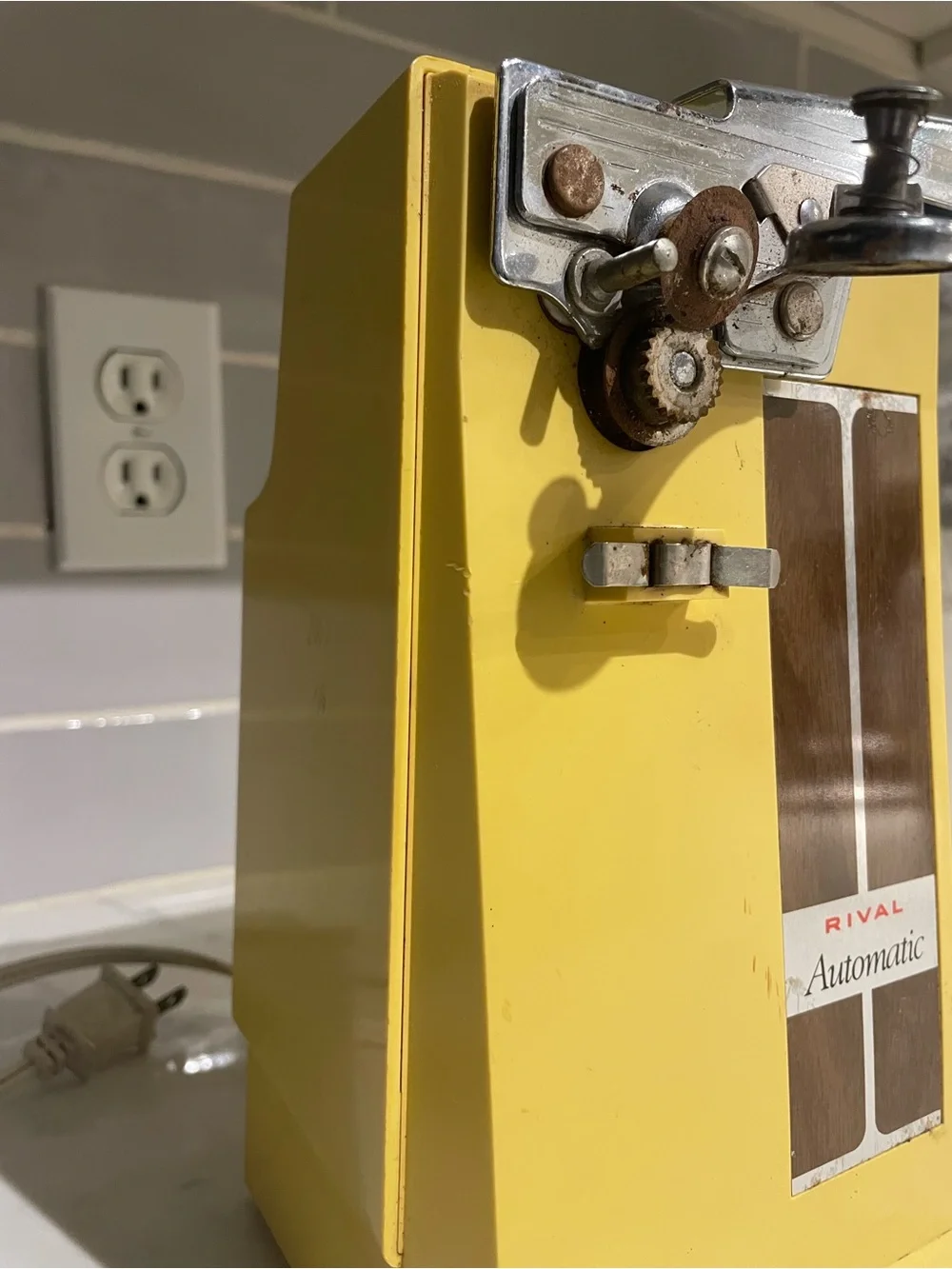 Vintage Rival Model 739 Automatic Electric Can Opener Harvest Yellow Made in USA